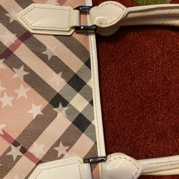 💯 Authentic white Burberry Stars limited edition - Picture 7 of 12